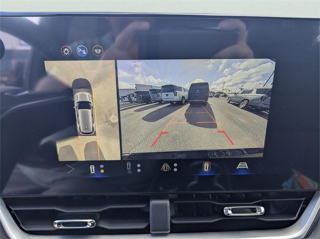 new 2026 Chevrolet Equinox car, priced at $31,910