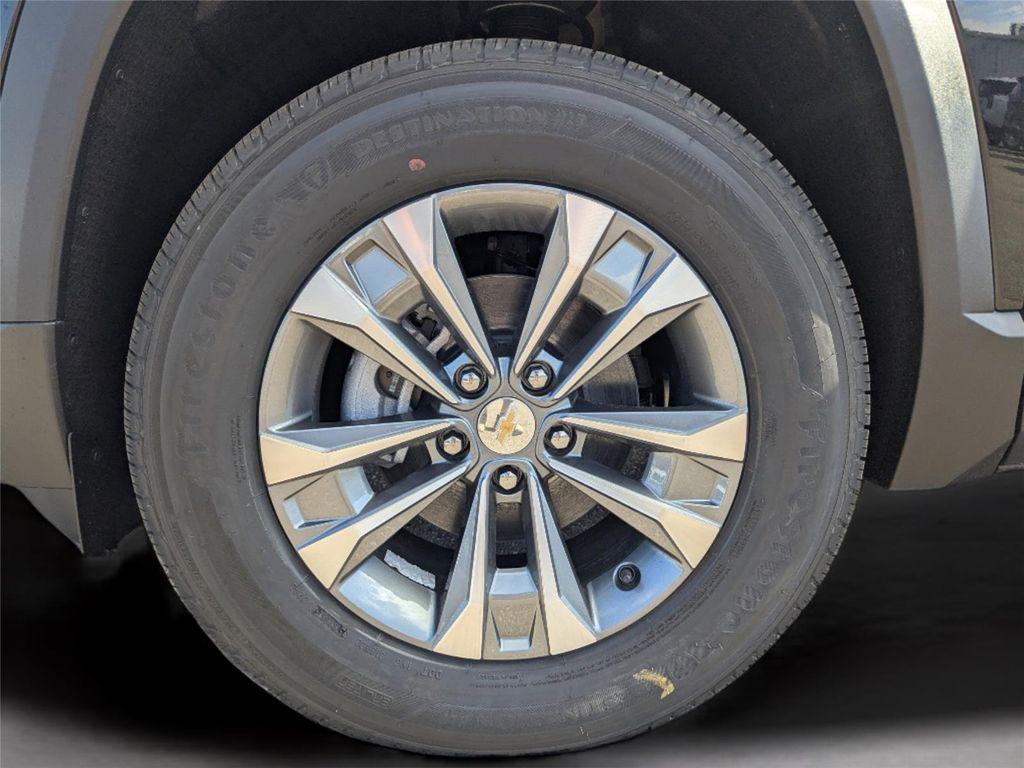 new 2026 Chevrolet Equinox car, priced at $31,910