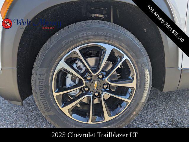 new 2025 Chevrolet TrailBlazer car, priced at $28,140