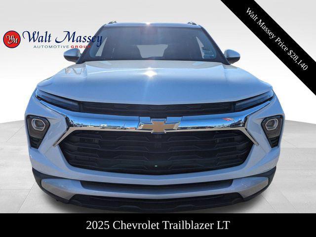 new 2025 Chevrolet TrailBlazer car, priced at $28,140