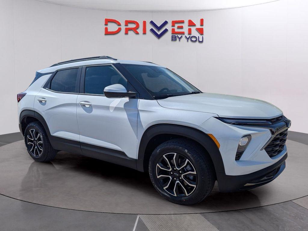 new 2025 Chevrolet TrailBlazer car, priced at $30,219