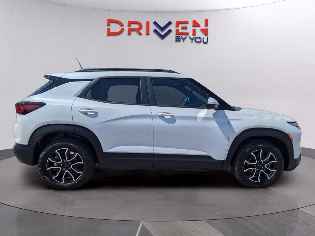 new 2025 Chevrolet TrailBlazer car, priced at $30,219