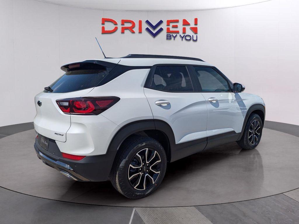 new 2025 Chevrolet TrailBlazer car, priced at $30,219