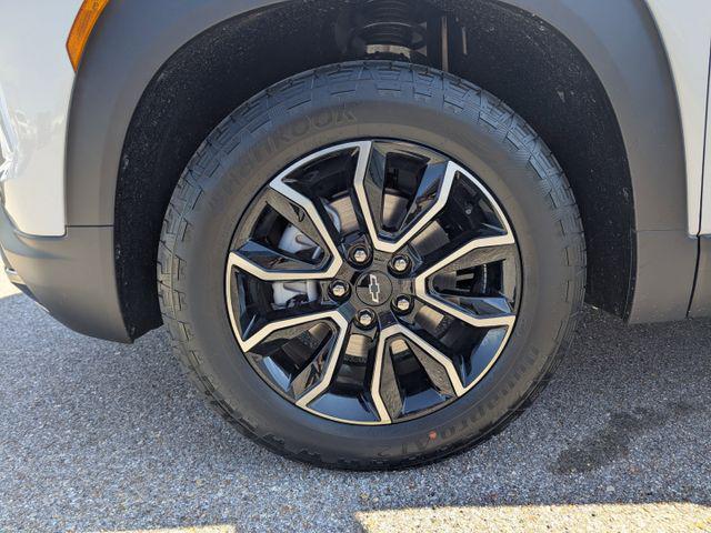 new 2025 Chevrolet TrailBlazer car, priced at $31,219