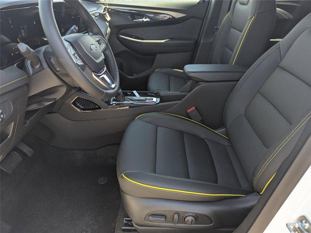 new 2025 Chevrolet TrailBlazer car, priced at $30,219