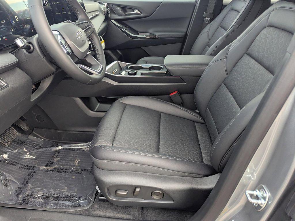 new 2026 Chevrolet Equinox car, priced at $33,024