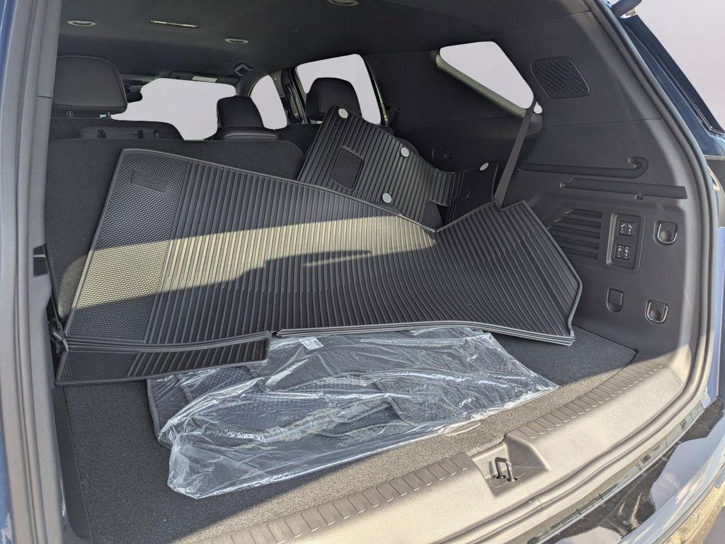 new 2026 Chevrolet Traverse car, priced at $56,375