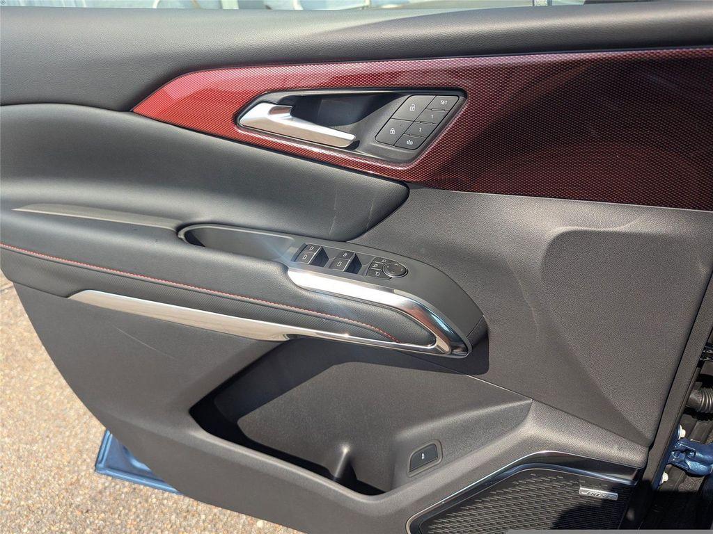 new 2026 Chevrolet Traverse car, priced at $54,219