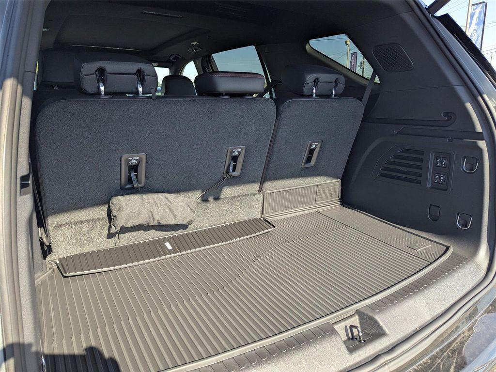 new 2026 Chevrolet Traverse car, priced at $55,114