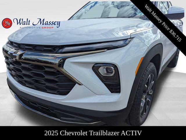 new 2025 Chevrolet TrailBlazer car, priced at $30,715