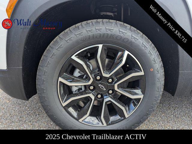 new 2025 Chevrolet TrailBlazer car, priced at $30,715