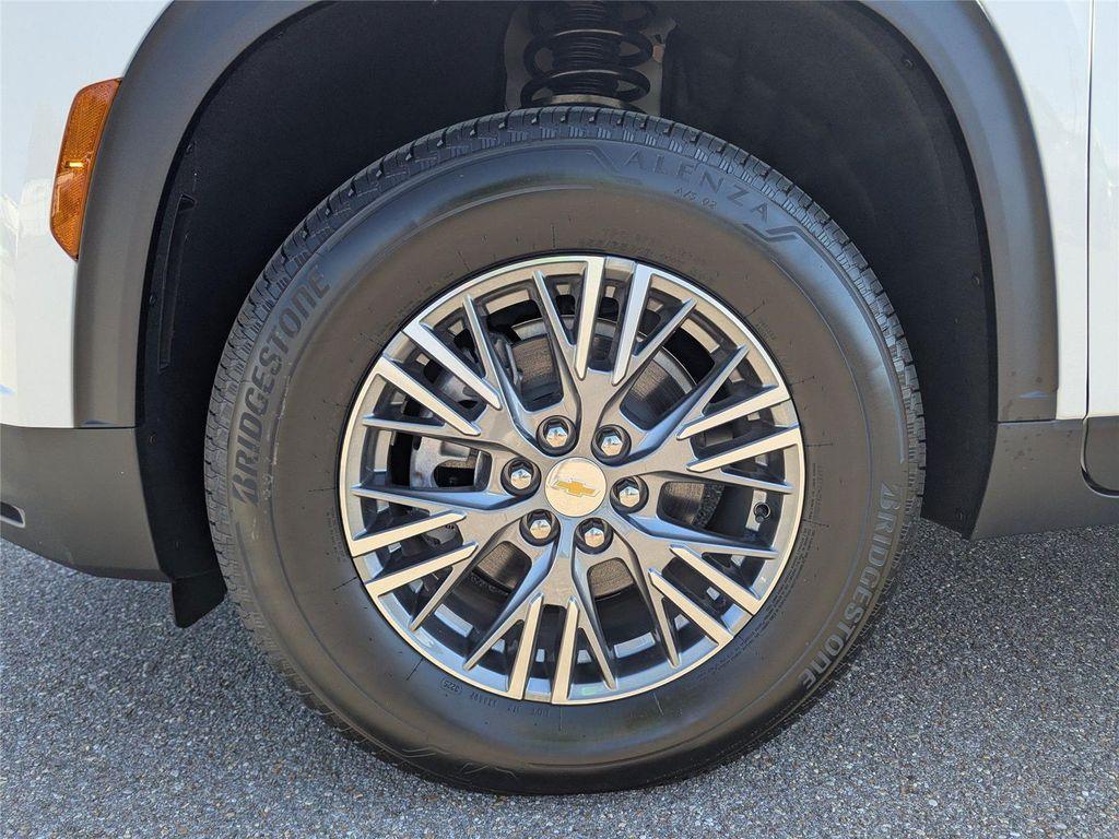 new 2026 Chevrolet Traverse car, priced at $41,336