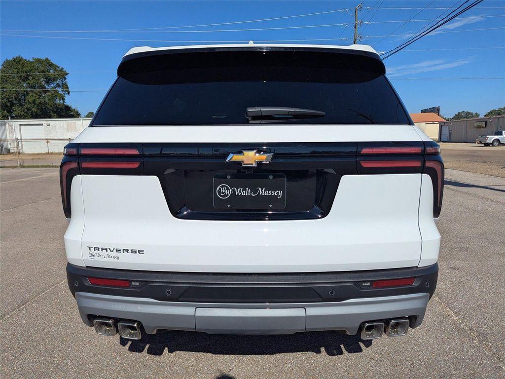 new 2026 Chevrolet Traverse car, priced at $41,336