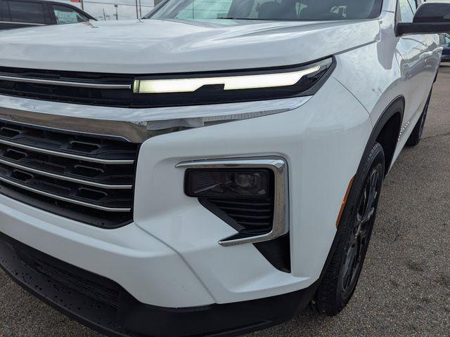 new 2025 Chevrolet Traverse car, priced at $46,100