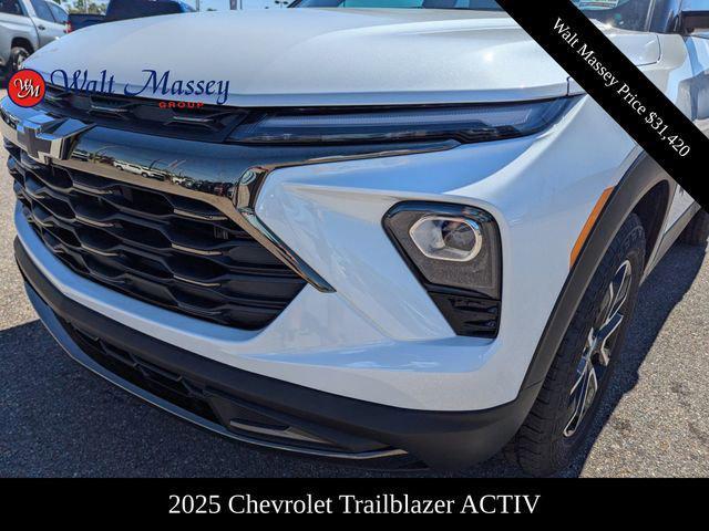 new 2025 Chevrolet TrailBlazer car, priced at $31,420