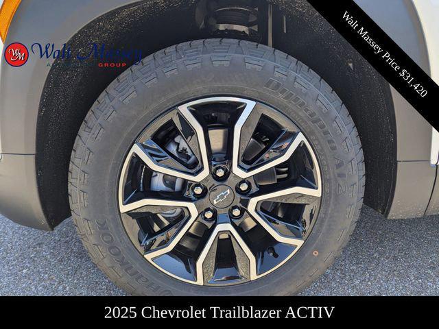 new 2025 Chevrolet TrailBlazer car, priced at $31,420