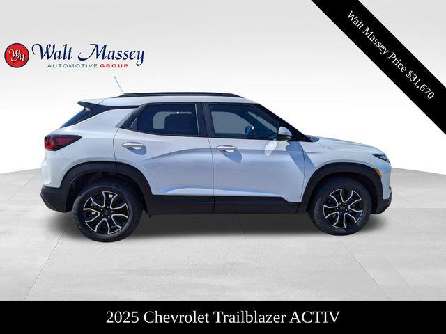 new 2025 Chevrolet TrailBlazer car, priced at $31,670