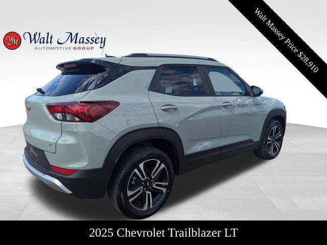 new 2025 Chevrolet TrailBlazer car, priced at $28,910