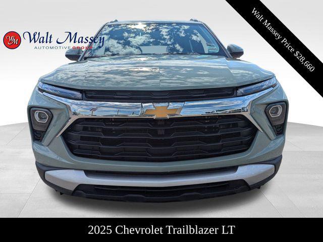 new 2025 Chevrolet TrailBlazer car, priced at $28,660