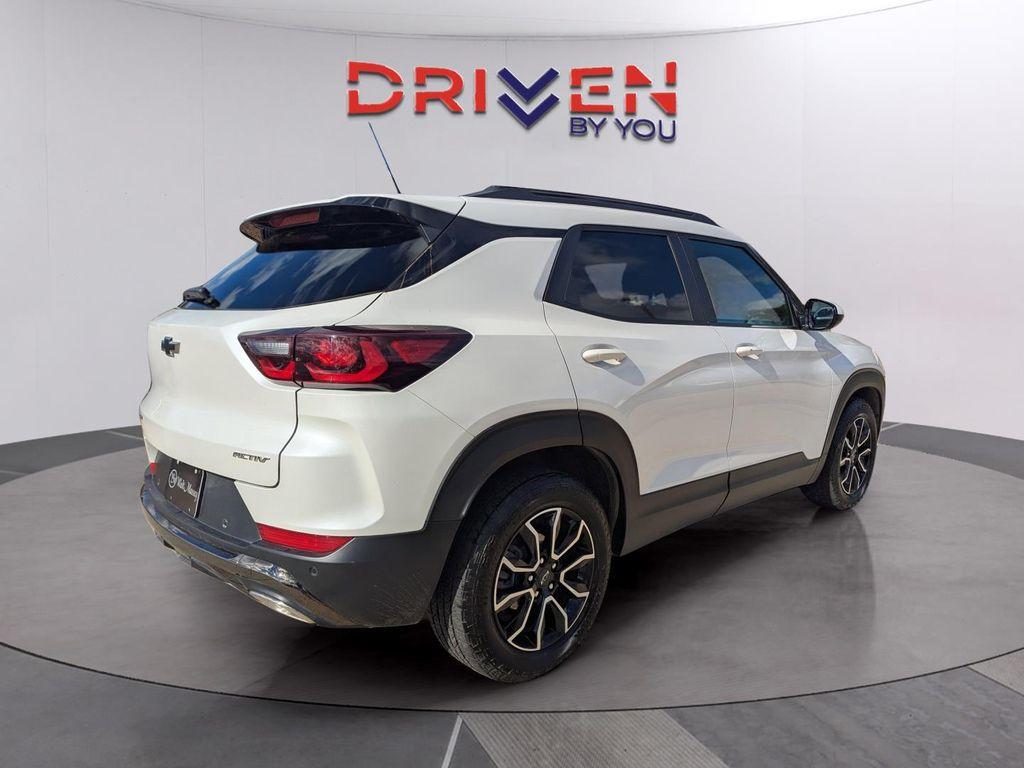 used 2025 Chevrolet TrailBlazer car, priced at $25,399