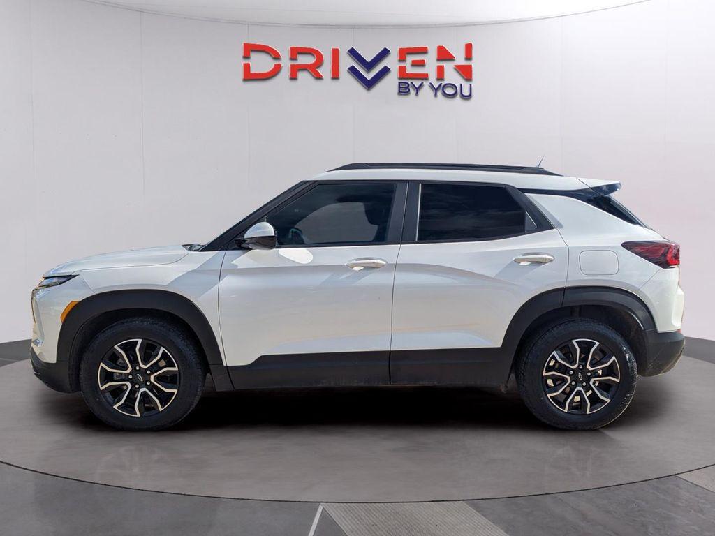 used 2025 Chevrolet TrailBlazer car, priced at $25,399