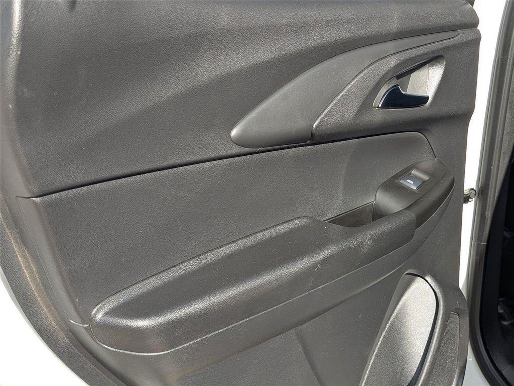 used 2025 Chevrolet TrailBlazer car, priced at $25,399