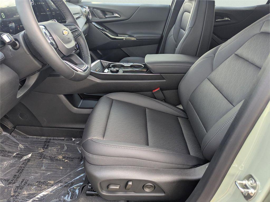 new 2026 Chevrolet Equinox car, priced at $32,029