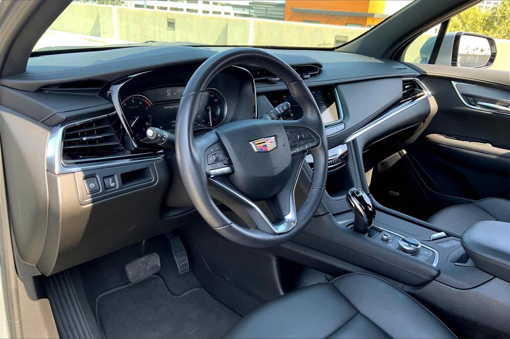 used 2024 Cadillac XT6 car, priced at $35,000