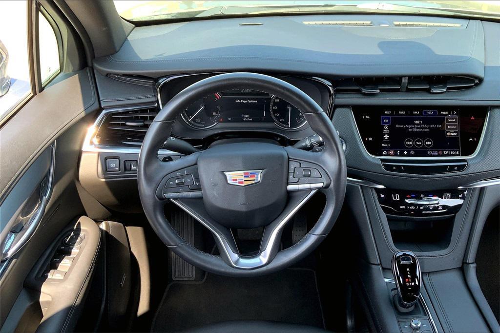 used 2024 Cadillac XT6 car, priced at $35,000