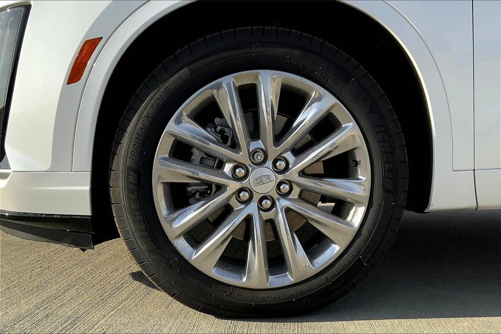 used 2024 Cadillac XT6 car, priced at $47,500