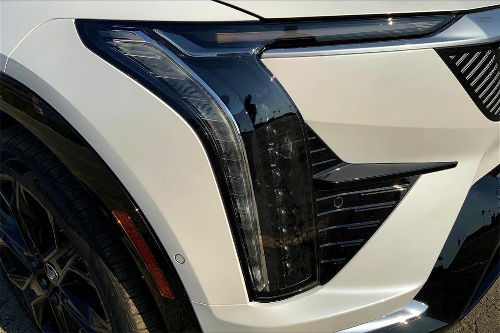 new 2025 Cadillac OPTIQ car, priced at $63,495