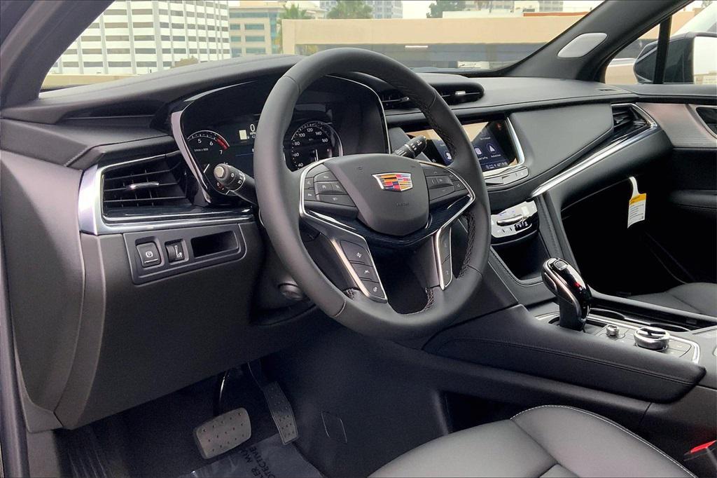 new 2025 Cadillac XT5 car, priced at $52,815