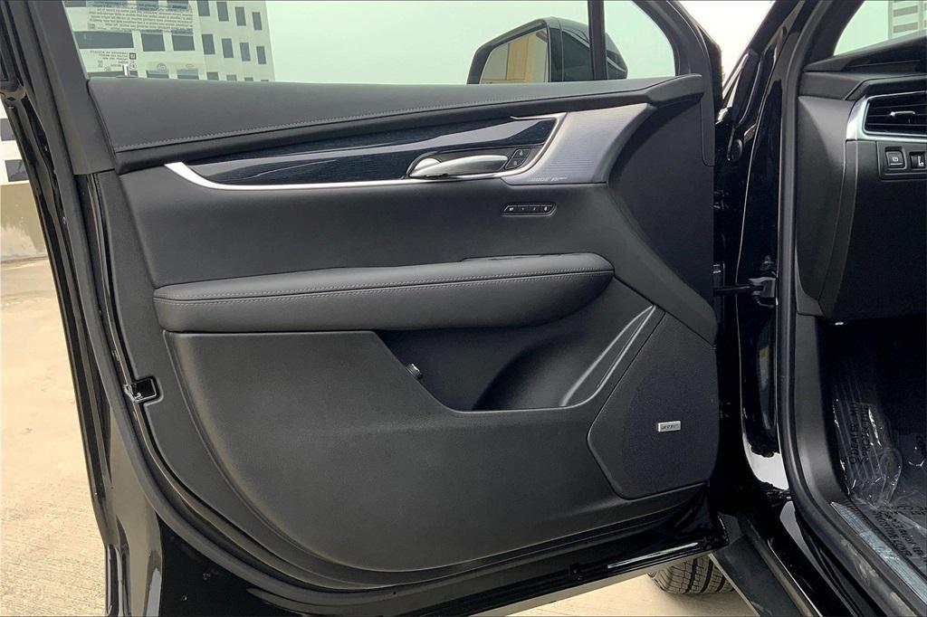 new 2025 Cadillac XT5 car, priced at $52,815