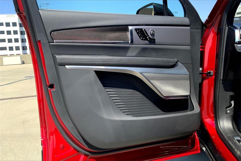 new 2026 Cadillac VISTIQ car, priced at $81,615