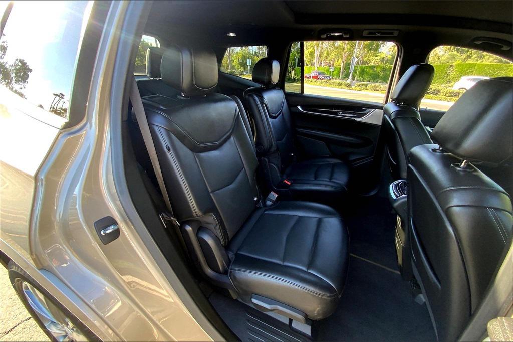 used 2022 Cadillac XT6 car, priced at $32,000