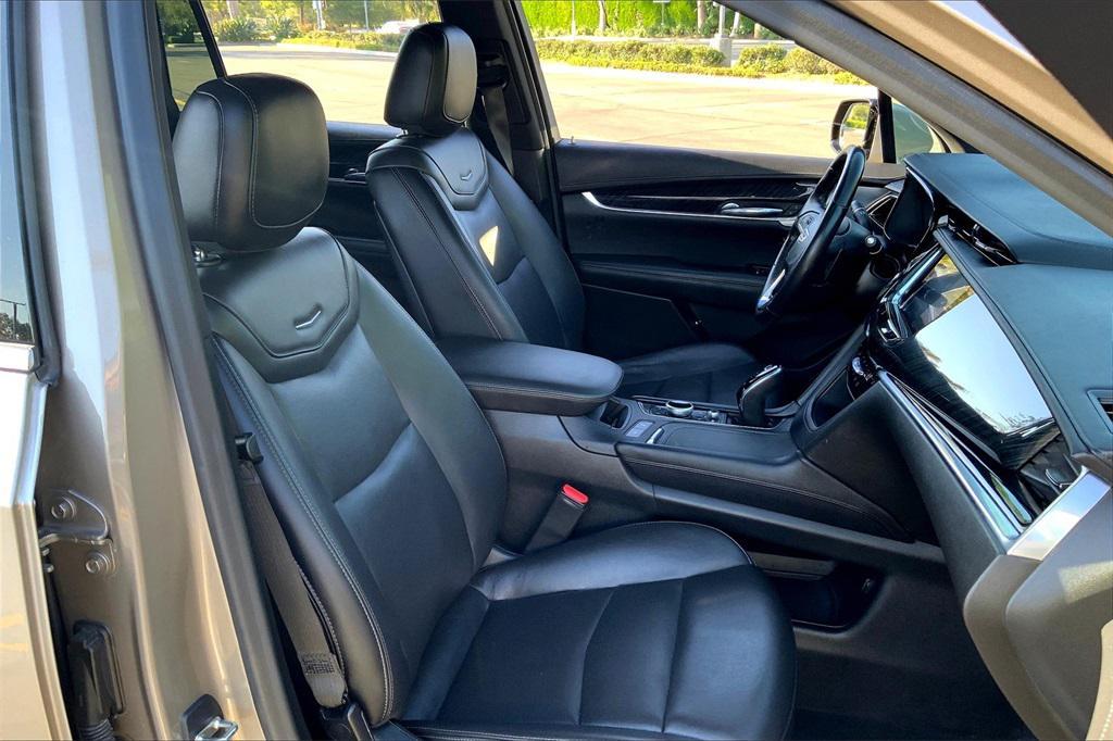used 2022 Cadillac XT6 car, priced at $32,000
