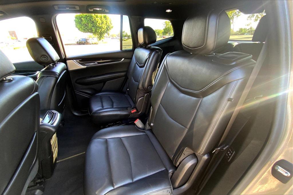 used 2022 Cadillac XT6 car, priced at $32,000
