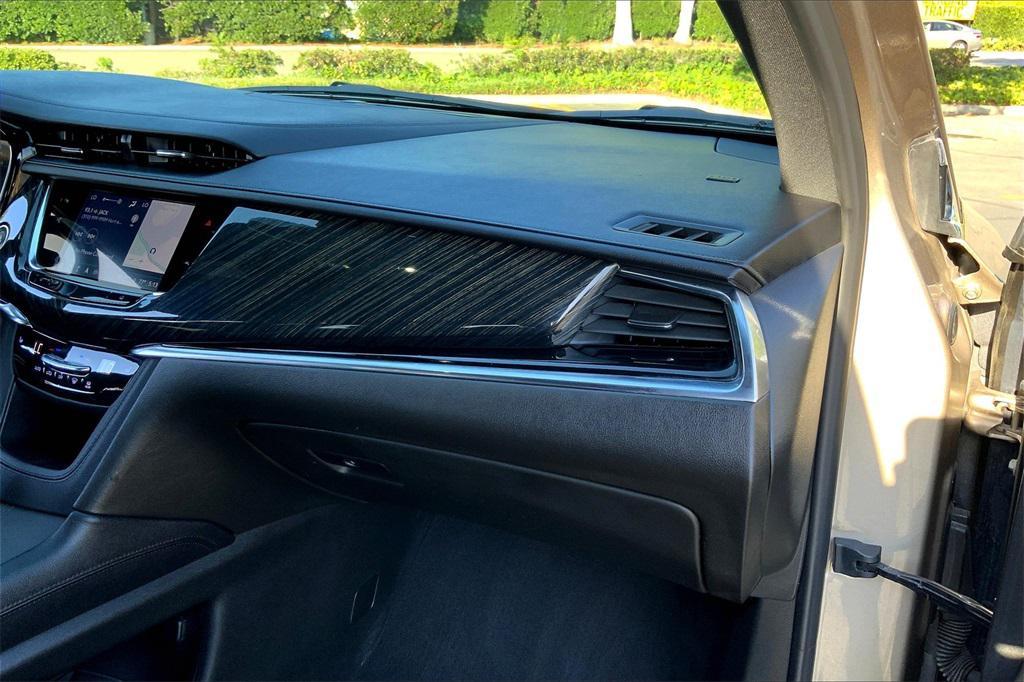 used 2022 Cadillac XT6 car, priced at $32,000