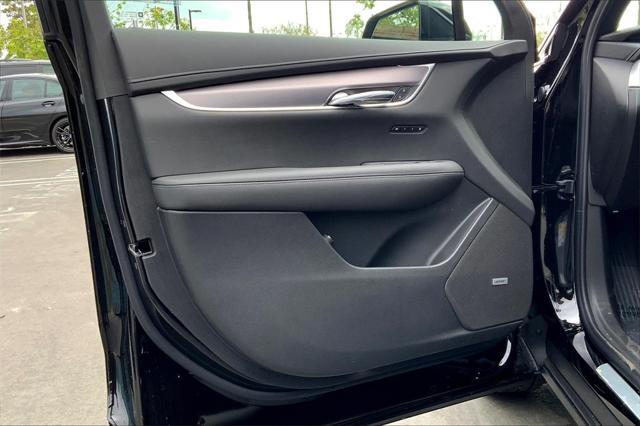 new 2025 Cadillac XT6 car, priced at $49,215