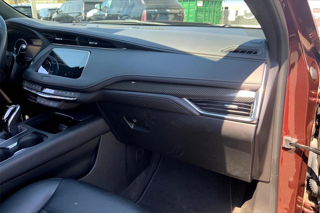 used 2022 Cadillac XT4 car, priced at $27,000
