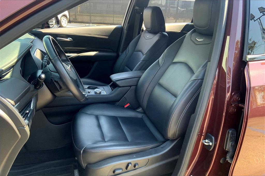 used 2022 Cadillac XT4 car, priced at $27,000