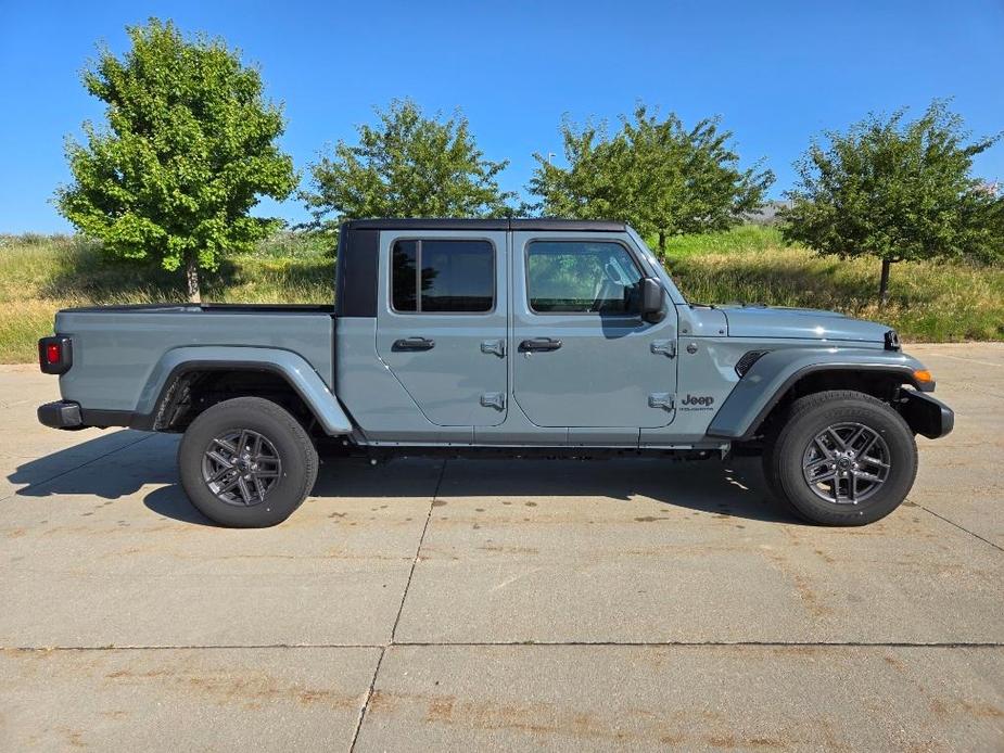 new 2024 Jeep Gladiator car