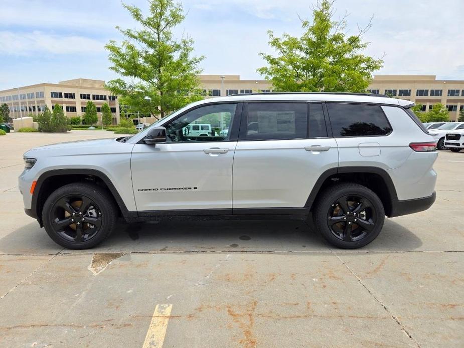 new 2024 Jeep Grand Cherokee L car, priced at $43,302