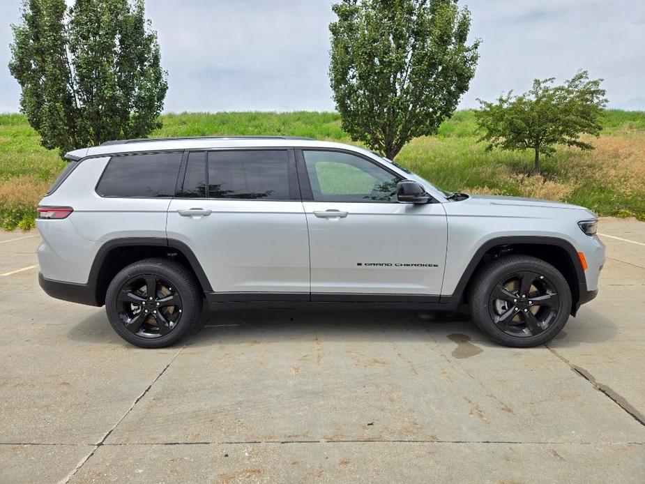 new 2024 Jeep Grand Cherokee L car, priced at $43,302