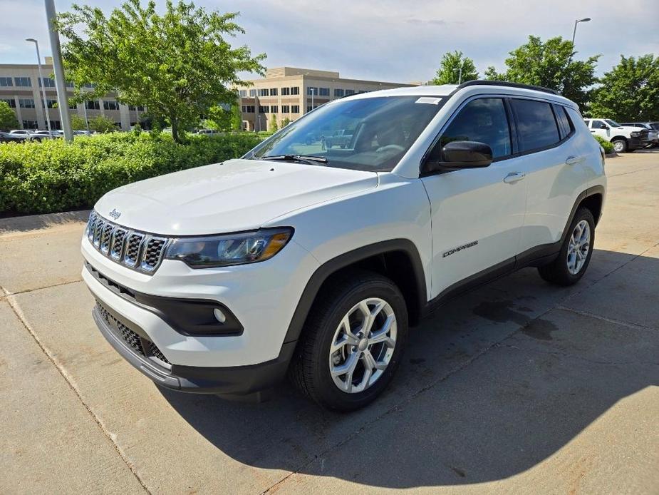 new 2024 Jeep Compass car, priced at $25,827