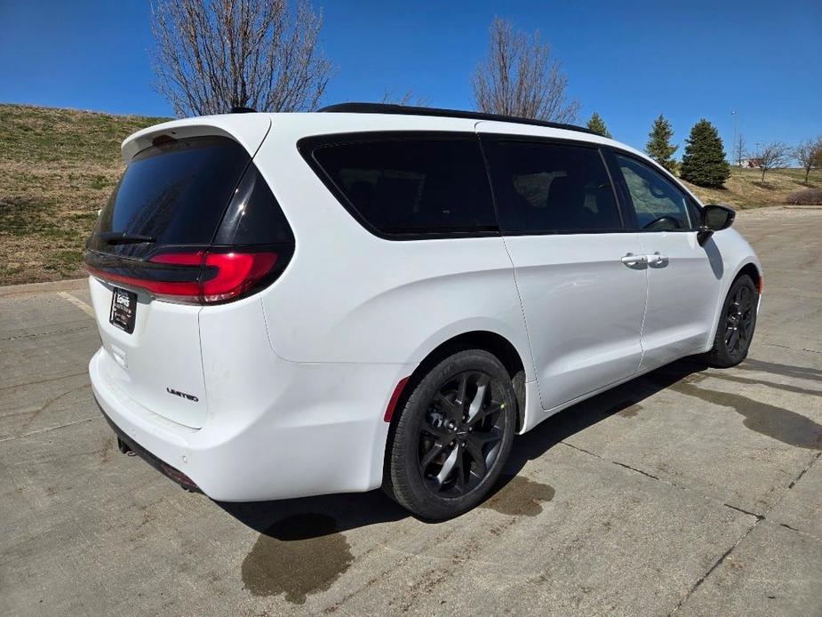 new 2024 Chrysler Pacifica car, priced at $43,447