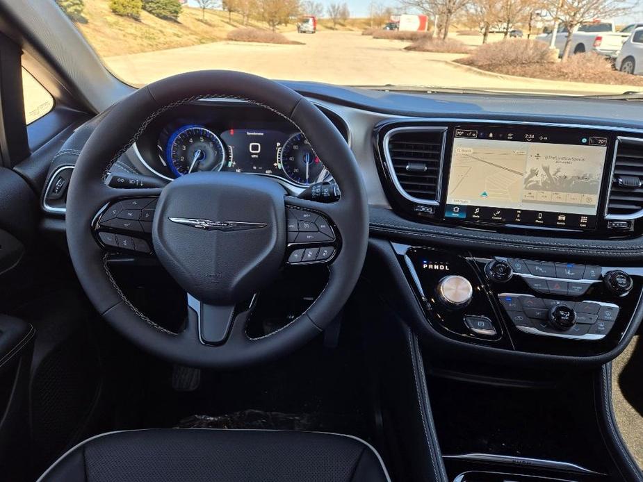 new 2024 Chrysler Pacifica car, priced at $43,447