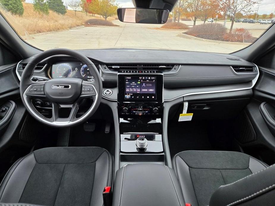 new 2025 Jeep Grand Cherokee car