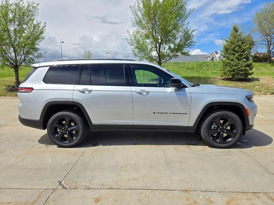 new 2024 Jeep Grand Cherokee L car, priced at $42,852