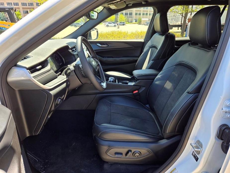 new 2024 Jeep Grand Cherokee L car, priced at $42,766